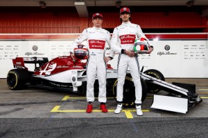 "Alfa Romeo" Racing yeni avtomobili təqdim edib - VİDEO