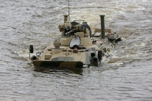 Xəzərdə zirehli texnika batdı: 2 hərbçi öldü