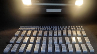 Avtomobilin hava balonlarında külli miqdarda qanunsuz siqaret aşkarlandı - FOTO 