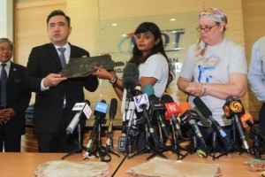 İtmiş təyyarənin yeni parçaları Malayziya hökumətinə təhvil verilib