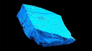 Meteoritin içindən çıxan mavi kristal Günəş sisteminin tarixini işıqlandırdı