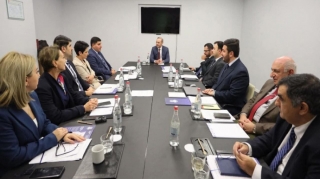 Azərbaycan və Ermənistan nümayəndələri İrəvanda görüşdülər - FOTOLAR 