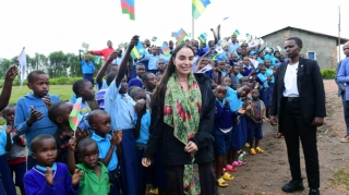 Heydər Əliyev Fondu "Afrika ölkələrində təhsil və mədəniyyətin inkişafı" layihəsini həyata keçirir - FOTO