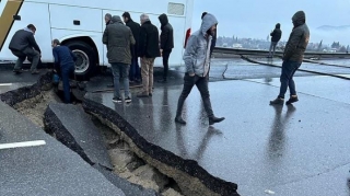 Zəlzələ yolları bu vəziyyətə saldı - FOTOLAR 