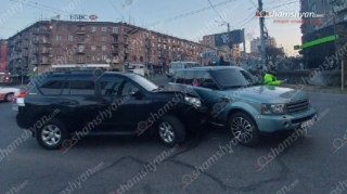Armen Qriqoryanın avtomobili qəzaya uğradı - FOTO 