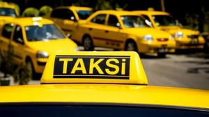 Ekspert:                                  “Taksilərdə fərqlənmə nişanından istifadəyə görə nəzarət gücləndirilməlidir”