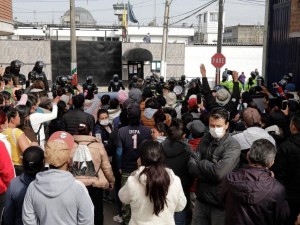 Həbsxanadan qaçmağa cəhd: 23 ölü, 83 yaralı - FOTO