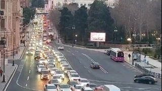 Bakının 17 küçəsində tıxac var - SİYAHI 