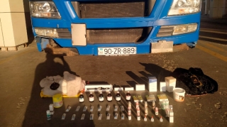 Yük avtomobilindən qanunsuz müxtəlif əşyalar aşkarlanıb - FOTO 