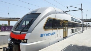 Sumqayıtda 10 yaşlı uşaq sərnişin qatarına daş ataraq şüşələrini sındırıb 