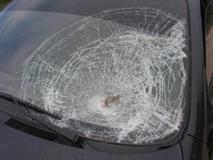 Avtomobil divara çırpıldı: ölən və yaralananlar var - Sumqayıtda