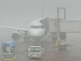 Hava limanında problem yarandı - Qatı duman səbəbilə