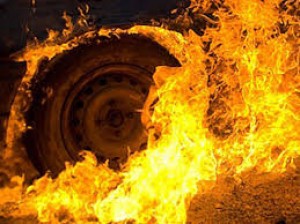 Bakıda yük maşını və mikroavtobus yanıb