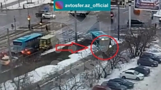 Avtobus sürücüsü sükan arxasında yuxuya getdi – 5 nəfəri vurdu – VİDEO 