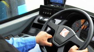 Sürücülük vəsiqəsi olmayan avtobus sürücüsü həbs edildi 