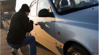 Bakıda maşına basqın: Bıçaqla hədələyib... 