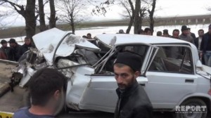 Cəlilabadda yanacaqdaşıyan maşın qəzaya düşüb, 4 yaralı - FOTO