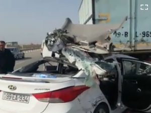 Toya gedən ailə qəzaya düşdü: 2 qardaş öldü, 3 yaralı -Özəl VİDEO