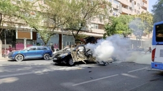 İrəvanda ABŞ səfirliyinin qarşısında avtomobil partladı 