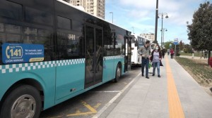 İctimai nəqliyyatdan maskasız istifadə edənlər hələ də var  - VİDEO