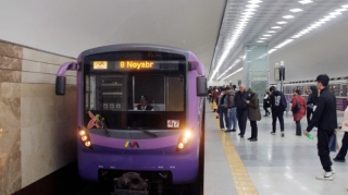 Интервал на фиолетовой линии Бакинского метро впервые сокращен до 5 минут 