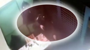 Rüşvət alan polis qandallanacağını hiss edib iki həmkarını güllələdi – VİDEO (+12)