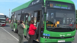 Sərnişinlərdən 62 nömrəli marşrut barədə ŞİKAYƏT - "BakuBus"dan AÇIQLAMA - VİDEO