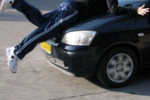 Bakıxanovda piyadanı vuran sürücü qaçdı