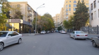 В Баку на отремонтированной полгода назад дороге все еще нет разметки   - ФОТО