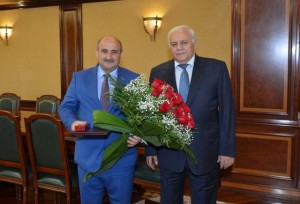 Milli Məclis rəhbərliyi də Çingiz Qənizadəni təbrik etdi - FOTO