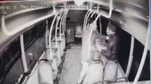 Avtobus sürücüsü 4 yerindən bıçaqlanıb - VİDEO