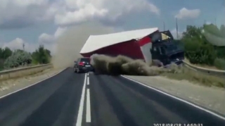 Bir sürücünün səhvi magistral yolda faciə yaratdı  - VİDEO