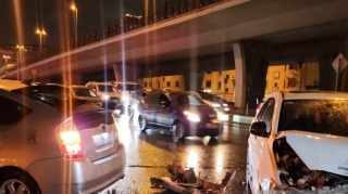 Bakıda iki avtomobil toqquşub, xəsarət alan var - FOTO 