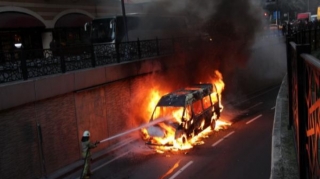 Şagirdləri daşıyan mikroavtobusda YANĞIN - FOTO 