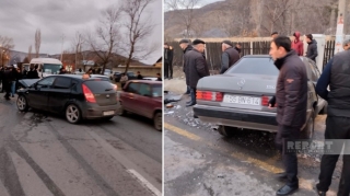 В Шекинском районе столкнулись два автомобиля: есть пострадавшие 