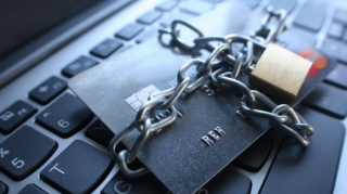 Salyan sakininin bank hesabından pul oğurlanıb