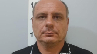 Müdirinin maşınındakı 700 min manatdan 100 minini oğurladı - FOTO