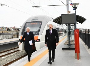 “Bu dəmir yolunun tikintisi şəhər nəqliyyatına da müsbət təsir göstərəcək” - Dövlət başçısı