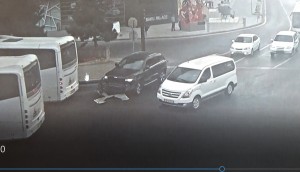 Bakıda avtobus "Jeep"lə belə toqquşdu - REAL VİDEO - Bakıda