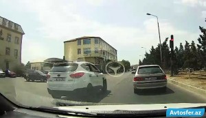 Qırmızı işığı “protiv” keçən sürücü - VİDEO