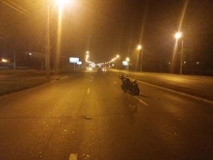 Bakıda yol kənarında dayanan qadını motosiklet vurub