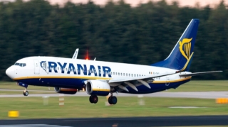 Təyyarə təcili eniş etdi  – sərxoş sərnişinlər düşürüldü  