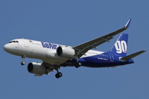 Təyyarə mühərrikdəki problem səbəbindən təcili eniş edib