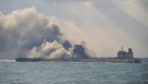 Neft tankeri yandı: 1 ölü, 21 nəfər xilas edilib