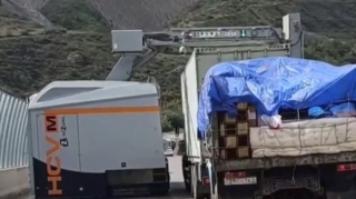 “Laçın” SBM-dən keçmək istəyən nəqliyyat vasitələrini stasionar rentgen aparatı da yoxlayır - VİDEO 