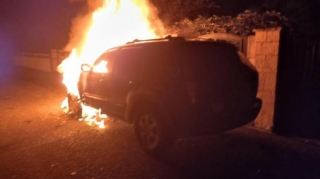 Merin avtomobili evinin önündə yandırıldı 