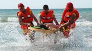 FHN:  Ötən gün dənizdə batma təhlükəsi ilə üzləşən 2 nəfər xilas edilib