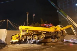 Bakıda beton pompalayan maşın aşıb  - FOTO