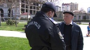 Polis koronavirusla bağlı sakinləri maarifləndirdi - FOTO