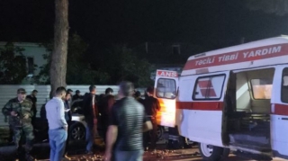 Xaçmazda maşın ağaca çırpılıb, xəsarət alanlar var   - FOTO